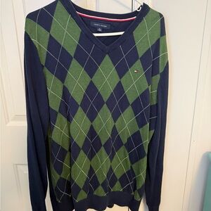 Tommy Hilfiger Men's V-Neck Argyle Sweater in Green and Navy